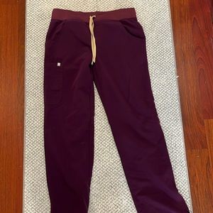 Figs Kade cargo: size small. Red/purple/maroon. Barely used
